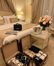 Last inn bildet i Galleri-visningsprogrammet, Sort toalettveske med krok – praktisk, romslig og stilren