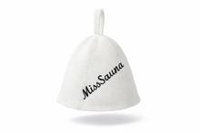 Last inn bildet i Galleri-visningsprogrammet, Jacuzzi-/badstulue i ull med brodert navn, gave som varmer i jacuzzien. Til isbading også.