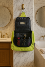 Last inn bildet i Galleri-visningsprogrammet, Rød, sort og lime reisetoalettveske med mange rom og oppheng (uten navn)