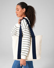 Last inn bildet i Galleri-visningsprogrammet, Tote bag canvas med solide stropper - med glidelås og frontlomme.