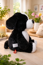 Last inn bildet i Galleri-visningsprogrammet, Hvit og sort hundebamse med brodert navn - Ekstra myk bamse