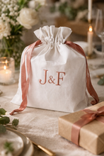 Last inn bildet i Galleri-visningsprogrammet, GEORG JENSEN - Bernadotte Red Wine Glass 6 Stk. og gavepose med brodering