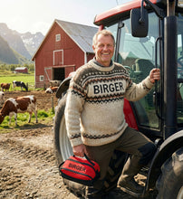 Last inn bildet i Galleri-visningsprogrammet, Solid toalettveske med brodert navn, feriested, kallenavn... med innvendige lommer og lomme med glidelås