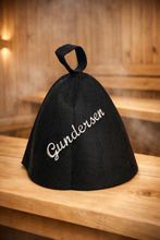 Last inn bildet i Galleri-visningsprogrammet, (Pakke på 2 stk) Jacuzzi-/badstulue i ull med brodert navn, gave som varmer i jacuzzien. Til isbading også. (Kopi)