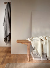 Last inn bildet i Galleri-visningsprogrammet, Mykt ullpledd i 100% ull fra Høie. 180 cm langt (brodert navn nederst i det ene hjørnet) eller ekstra tekst til kr 30,-