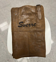 Last inn bildet i Galleri-visningsprogrammet, Grillforkle, vinforkle, kjellermester forkle... i ekte skinn med brodert navn, BBQ, grillsjef, etc.