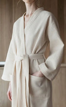 Last inn bildet i Galleri-visningsprogrammet, Høie badekåpe/morgenkåpe L/XL, med brodering venstre bryst