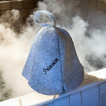 Last inn bildet i Galleri-visningsprogrammet, Barne-Jacuzzi-/badstulue i ull med et brodert navn, gave som varmer i jacuzzien