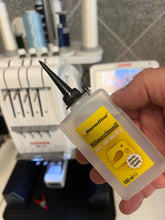 Last inn bildet i Galleri-visningsprogrammet, Symaskinolje og brodermaskinolje av beste kvalitet. Kvalitet for alle symaskiner 100 ml
