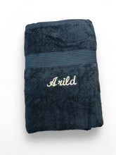 Last inn bildet i Galleri-visningsprogrammet, 10 stk myke badehåndklær med et stk brodert navn (70x140 cm)