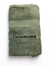 Last inn bildet i Galleri-visningsprogrammet, 2 stk Deilige myke badehåndklær med brodert navn 70x140 cm badehåndklær