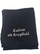 Last inn bildet i Galleri-visningsprogrammet, Deilig mykt fleecepledd med valgfri tekst. (5 ord er inkludert)