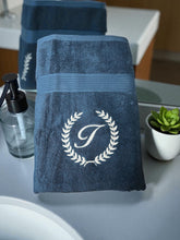 Last inn bildet i Galleri-visningsprogrammet, Deilige myke håndklær med brodert navn eller monogram 70x140 cm, håndklær
