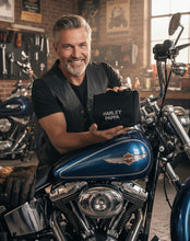 Last inn bildet i Galleri-visningsprogrammet, Sort toalettveske med krok – praktisk, romslig og stilren
