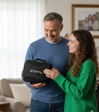 Last inn bildet i Galleri-visningsprogrammet, Sort toalettveske med krok – praktisk, romslig og stilren
