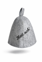 Last inn bildet i Galleri-visningsprogrammet, Jacuzzi-/badstulue i ull med brodert navn, gave som varmer i jacuzzien. Til isbading også.
