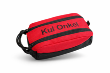 Last inn bildet i Galleri-visningsprogrammet, Kul og solid toalettveske med brodert navn
