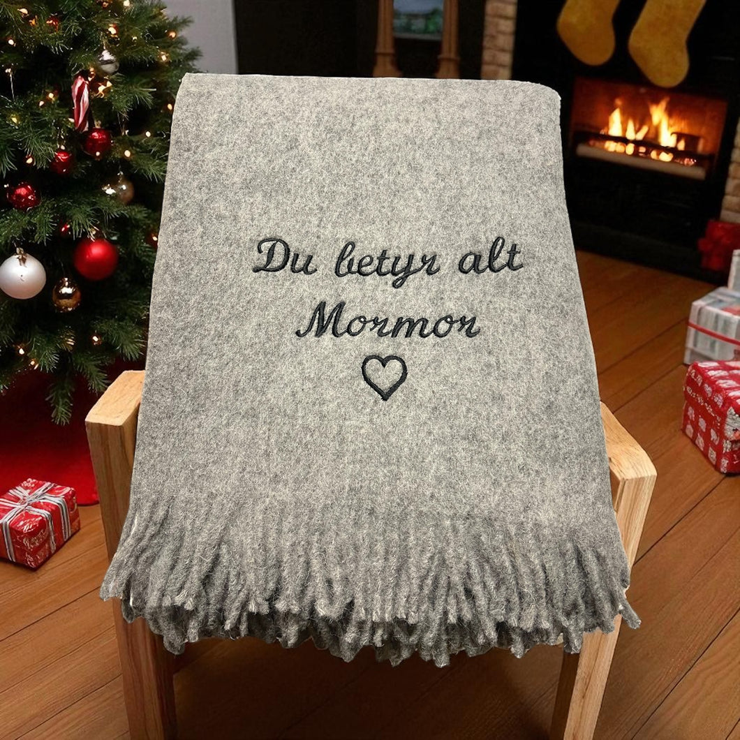 Ullpledd med tekst, (velg selv) 100% ull, farmor og farfar, moffa, kosepledd...